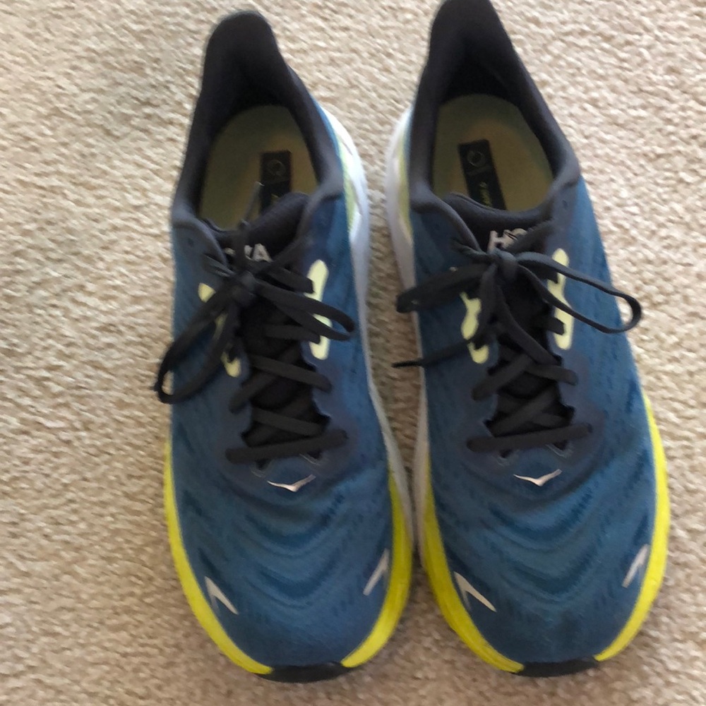 Men’s HOKA Arahi 6 size 13 wide (2E)